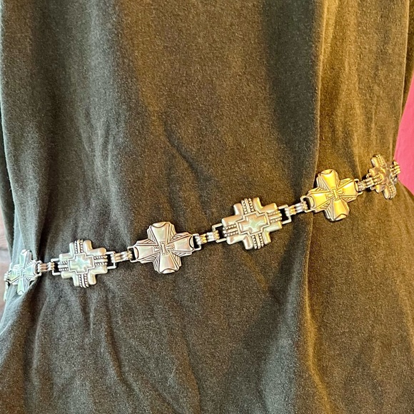 Lucky Brand Southwestern Cross Chain Belt - Picture 4 of 5